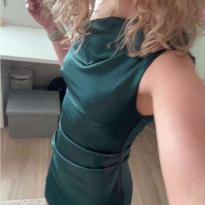 Elegant Green Sleeveless Dress